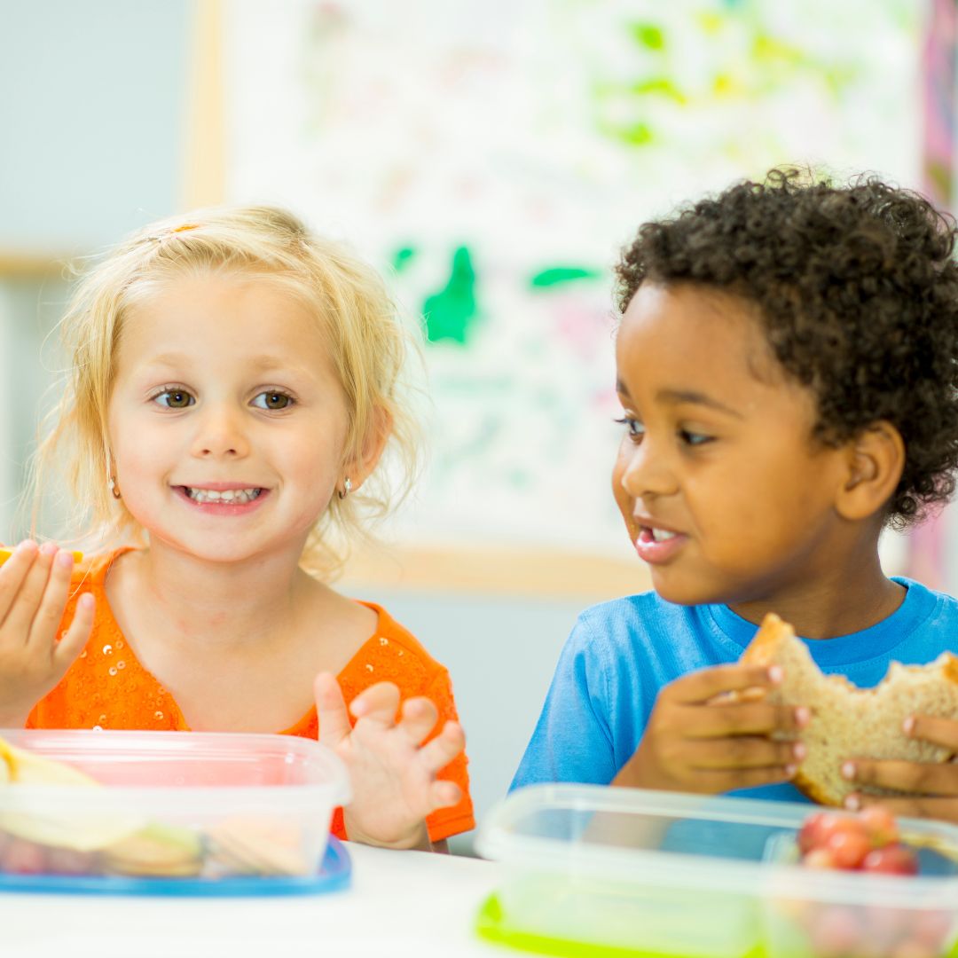 kids eating snacks together